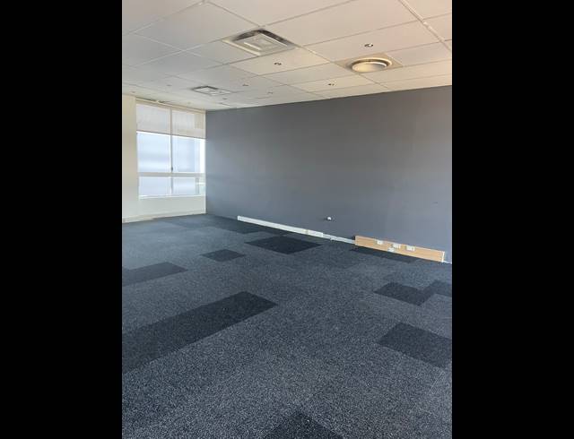 53M² OFFICE TO LET IN LA LUCIA